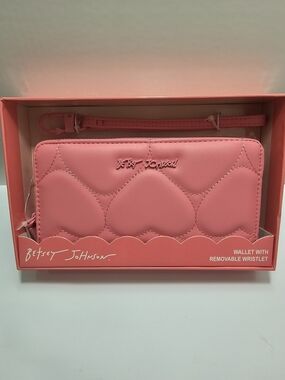 Betsey Johnson Pink Hearts Quilted Zip Around Wristlet Wallet NIB NWT